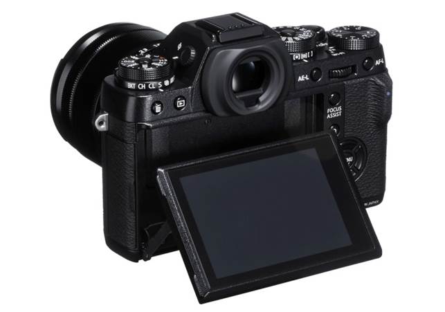 The X-T1 is the world's first camera to be compatible with the high-speed UHS-II SD memory card