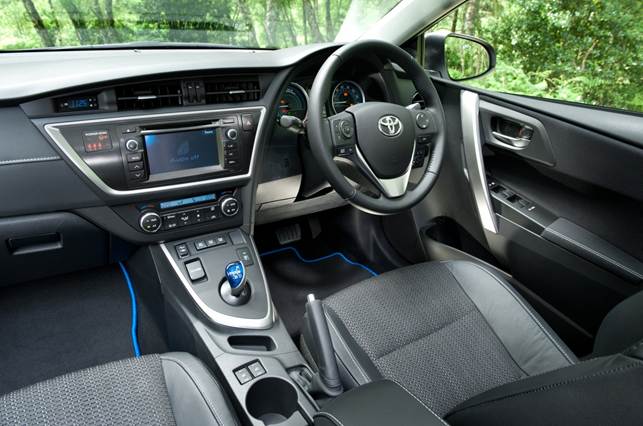 Stylishly laid out with high quality materials, the cabin of the Auris is capable of competing against its German peers