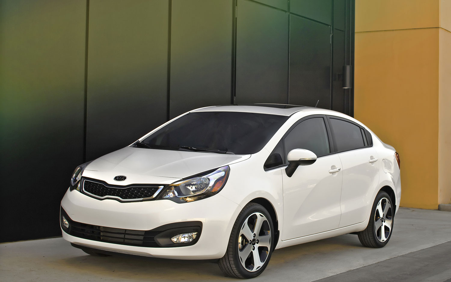 2013 Kia Rio Front Design