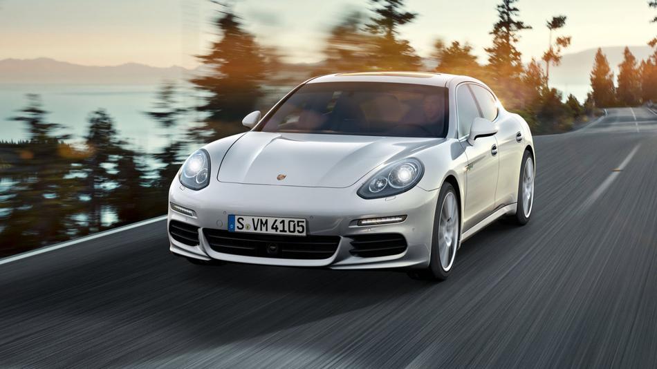 2013 Porsche Panamera Front View