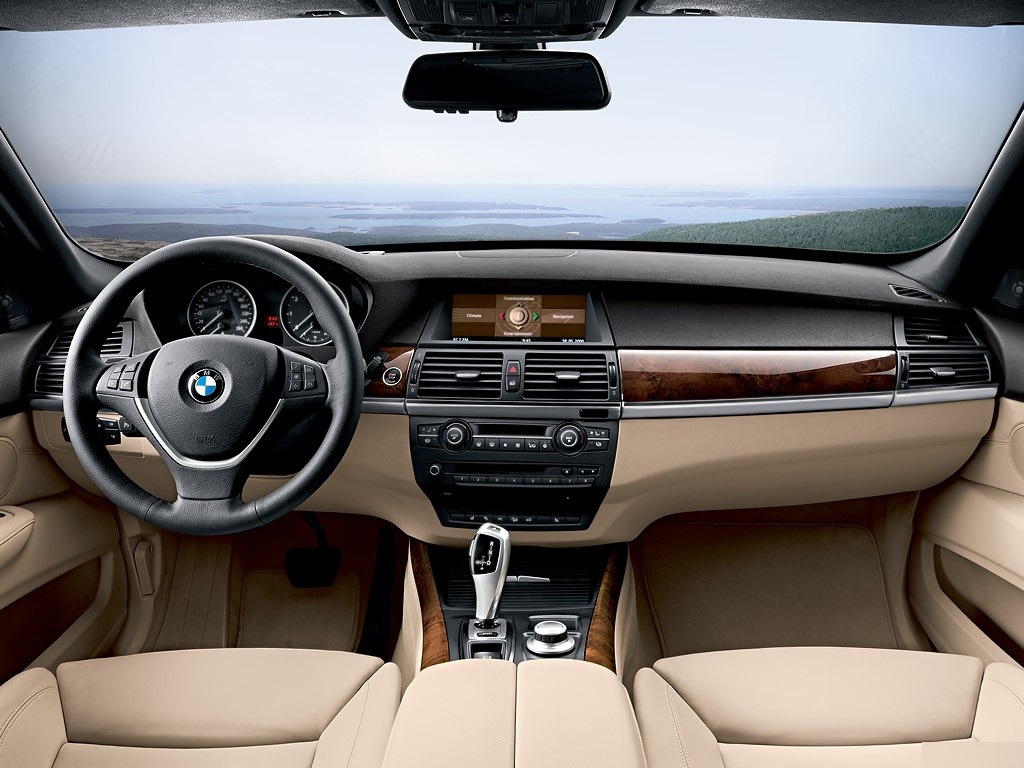 2014-BMW-X4-interior