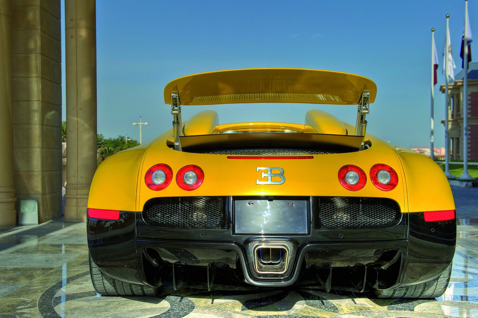 2014 Bugatti Veyron Rear Design