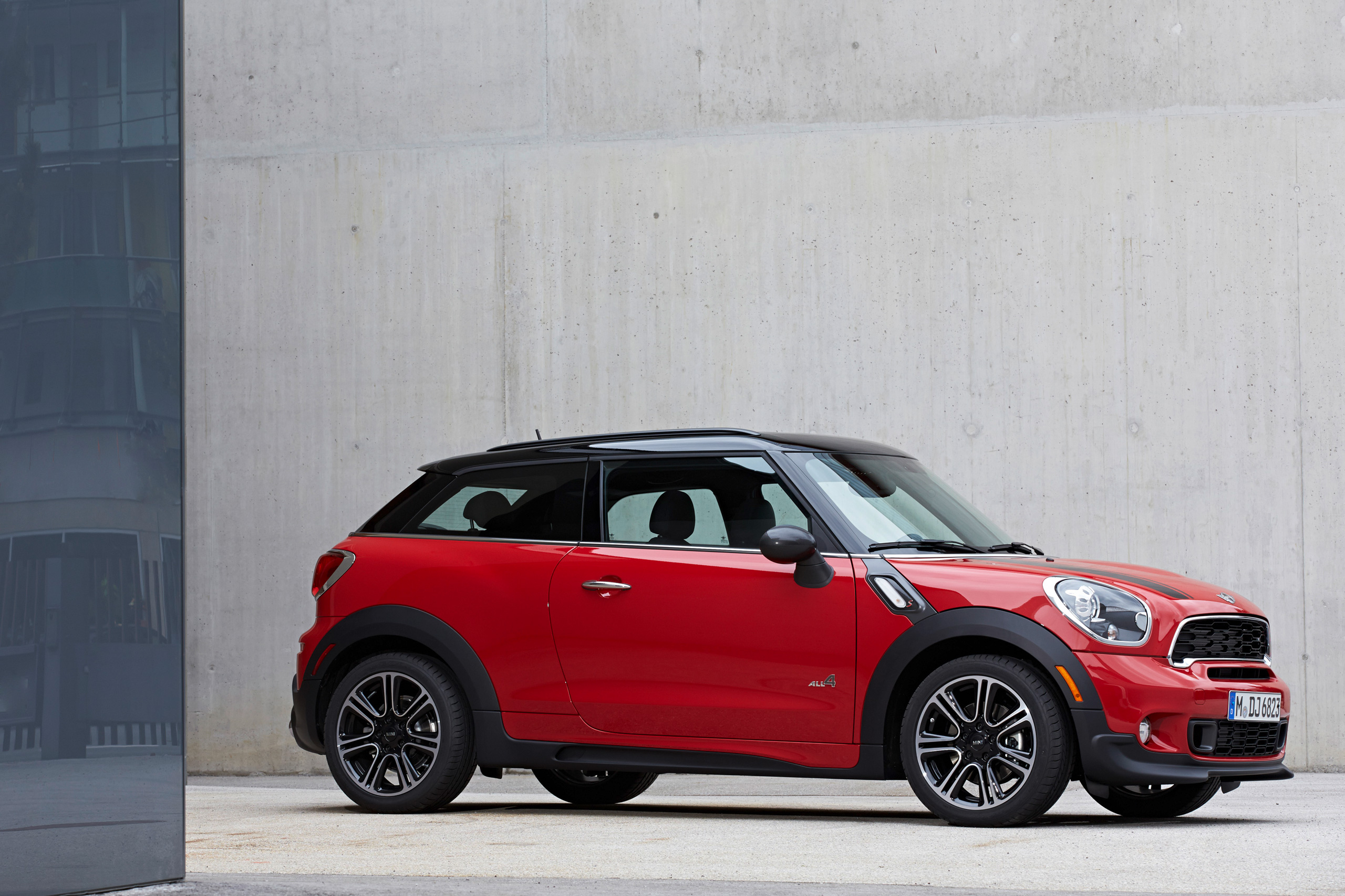 2014 Mini Paceman Rear Side View