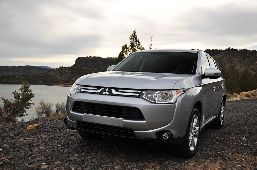 2014 Mitsubishi Outlander Front Design