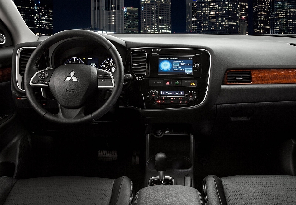 2014 Mitsubishi Outlander Interior View