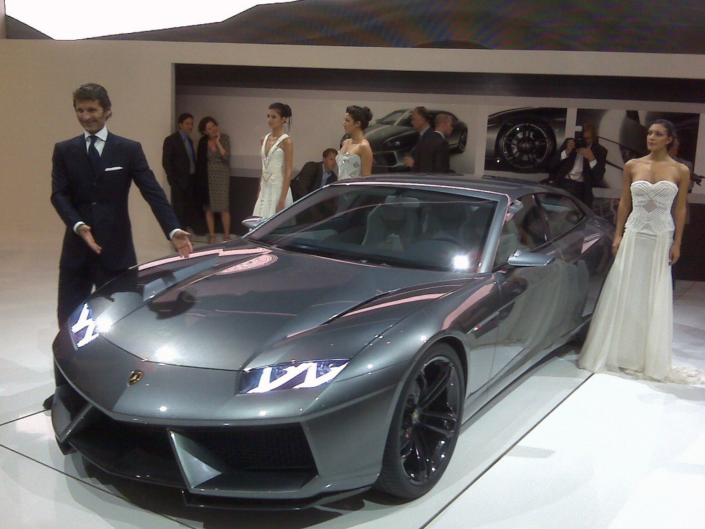 Lamborghini-Estoque-Concept-Front-view