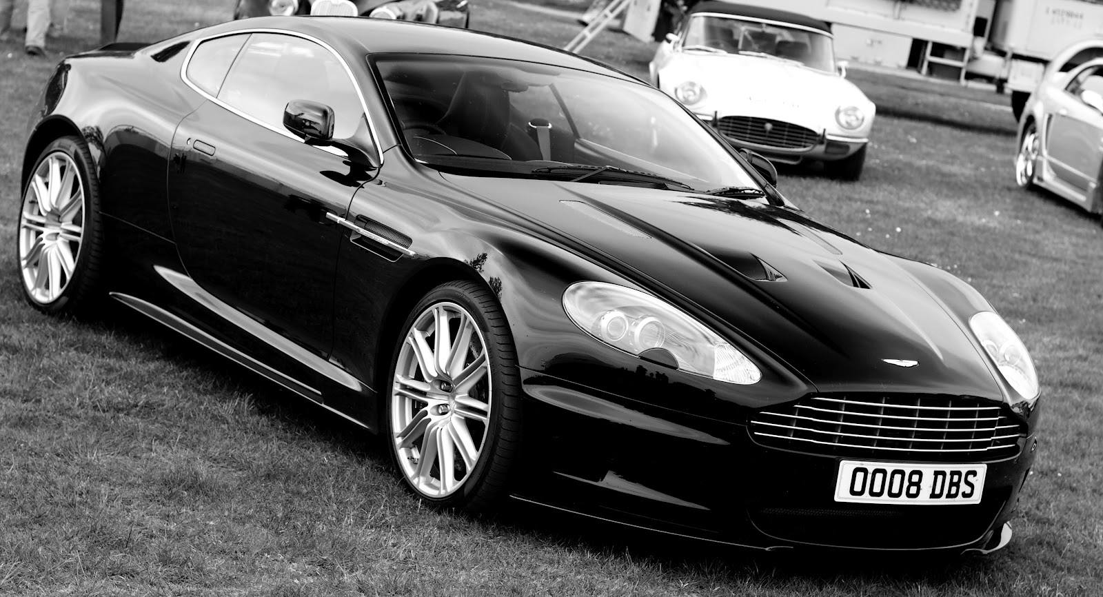 2013 Aston Martin DBS Ultimate Edition Front Three Quarter