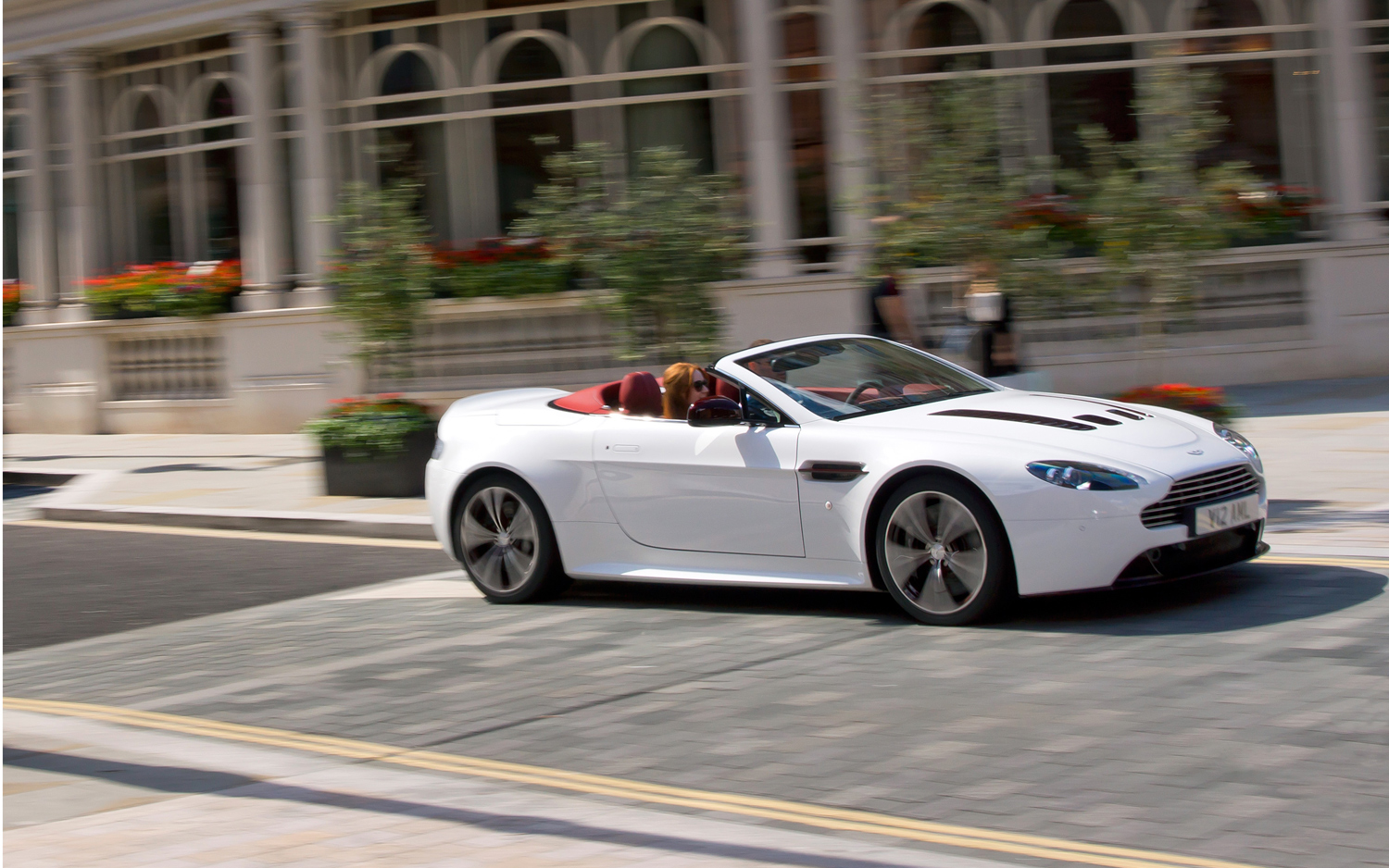 2013 Aston Martin V12 Vantage Roadster Front Motion