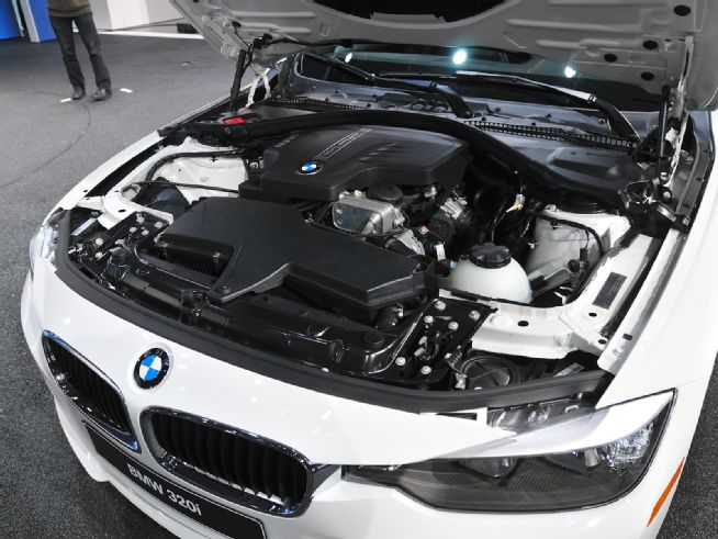 2013 BMW 320i Engine View