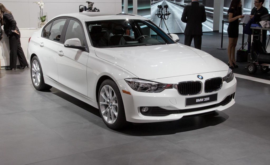 2013 BMW 320i Front View