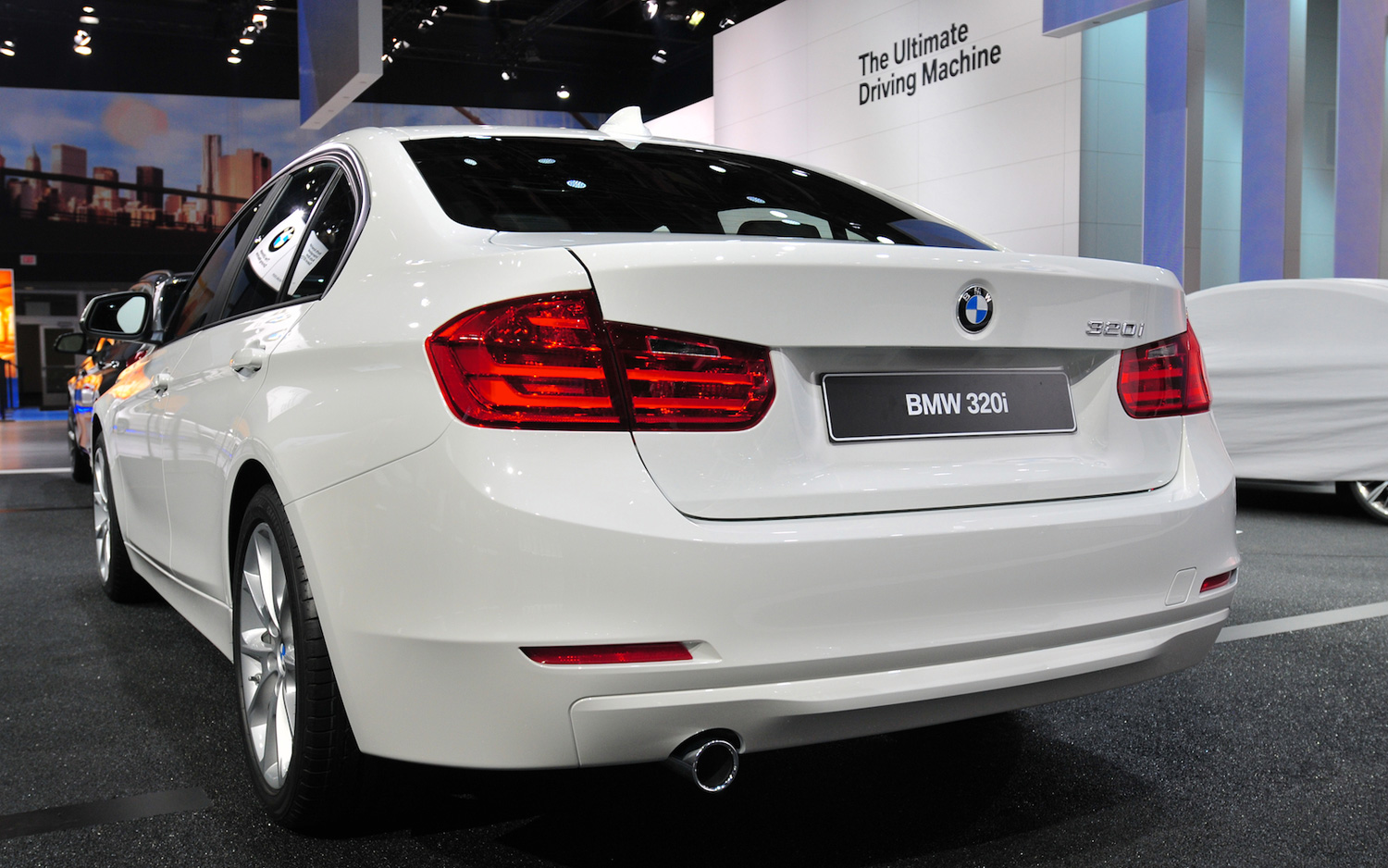 2013 BMW 320i Rear End