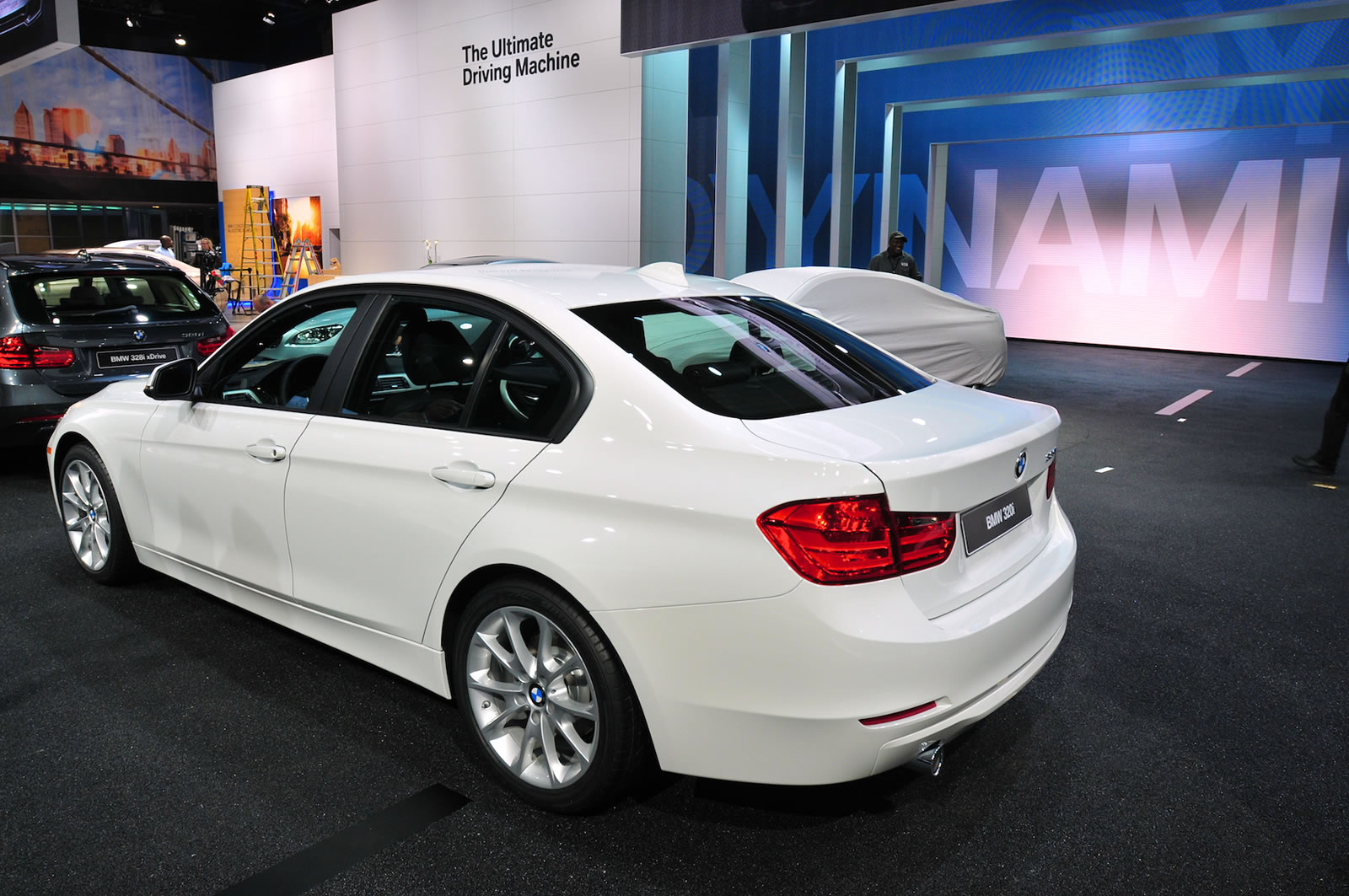 2013 BMW 320i Side Rear