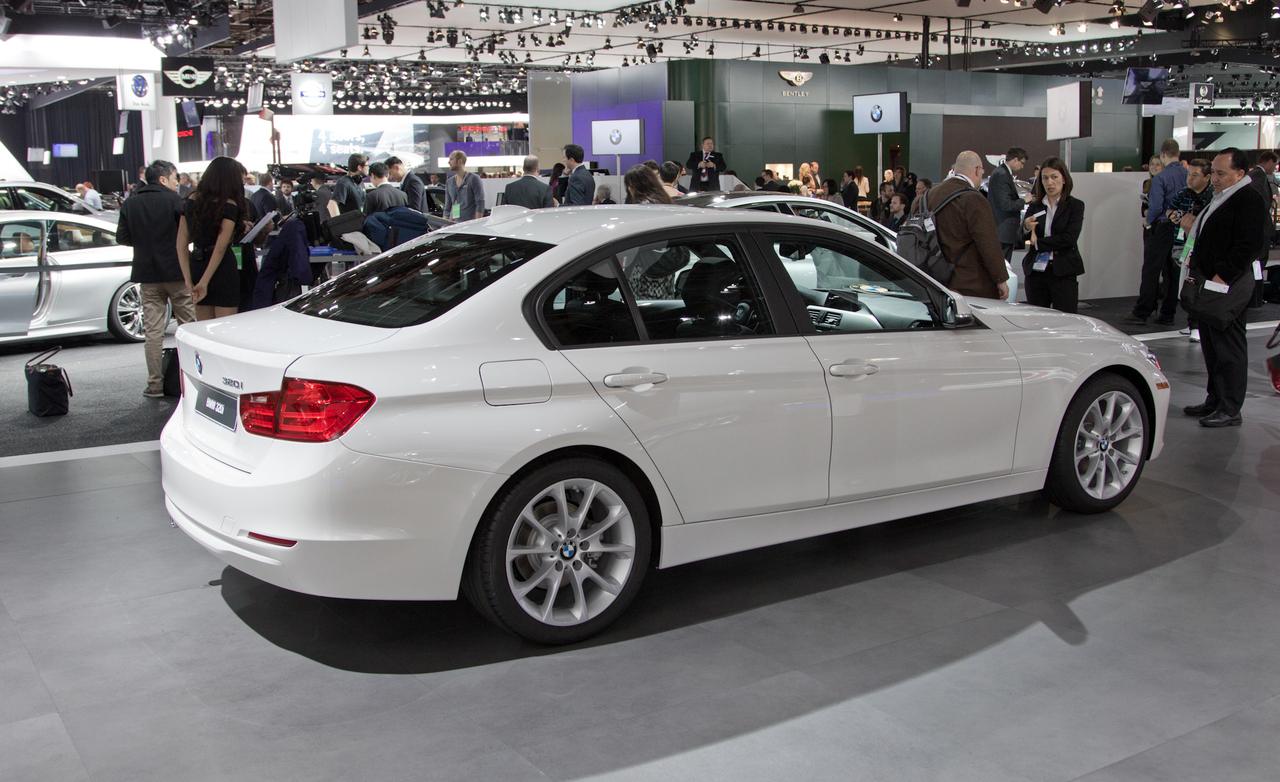 2013 BMW 320i Side