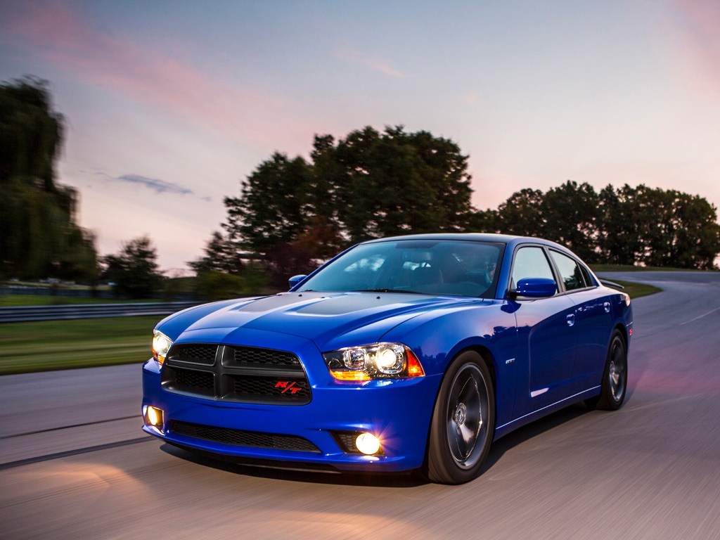 2013 Dodge Charger Daytona Front Angle Three Quarter