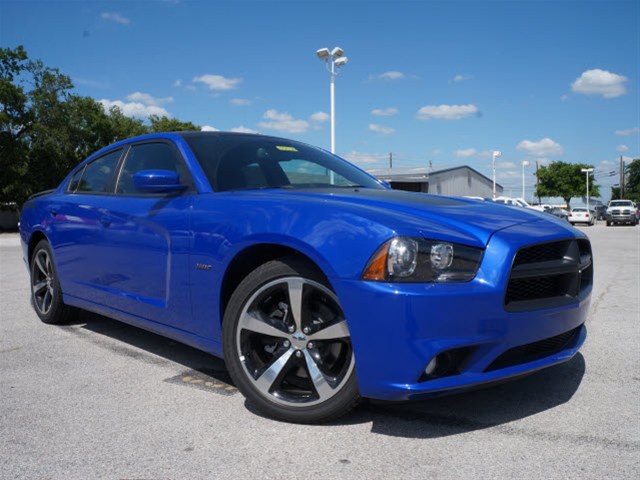 2013 Dodge Charger Daytona Front Angle