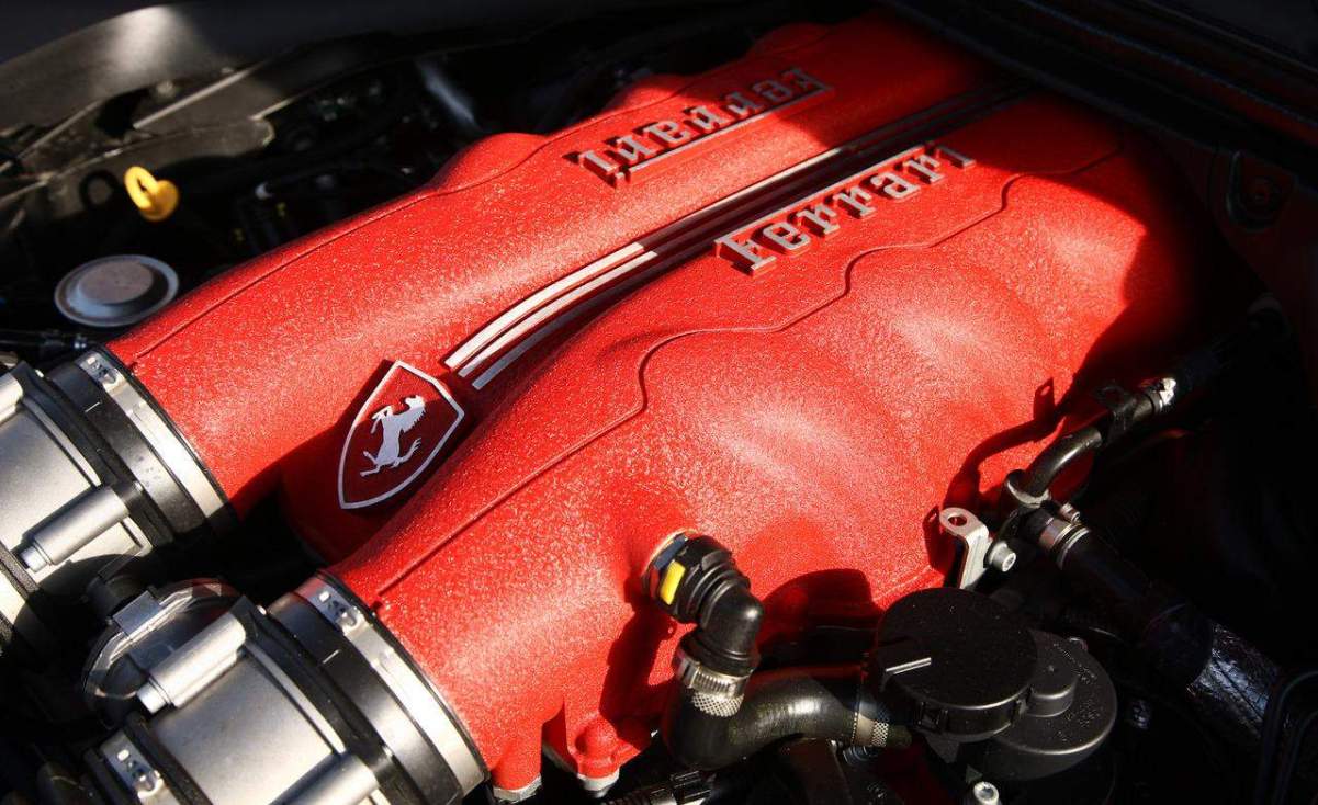 2013 Ferrari California Engine