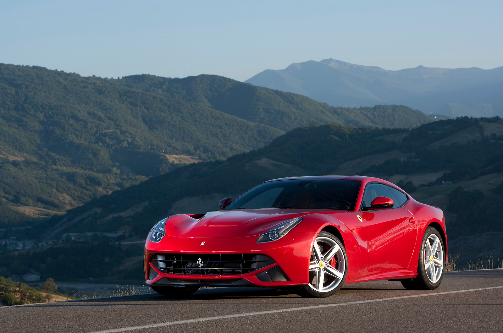 2014 Ferrari 458 Scuderia Front View