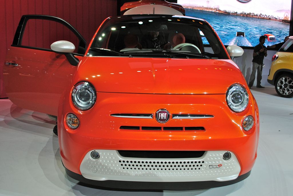 2013 Fiat 500E Front End