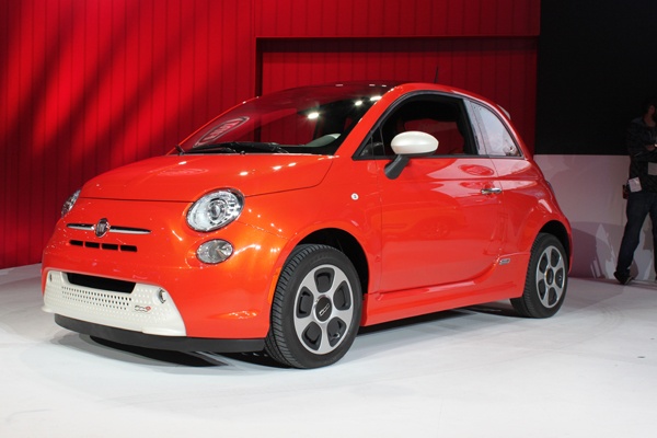 2013 Fiat 500E Front View