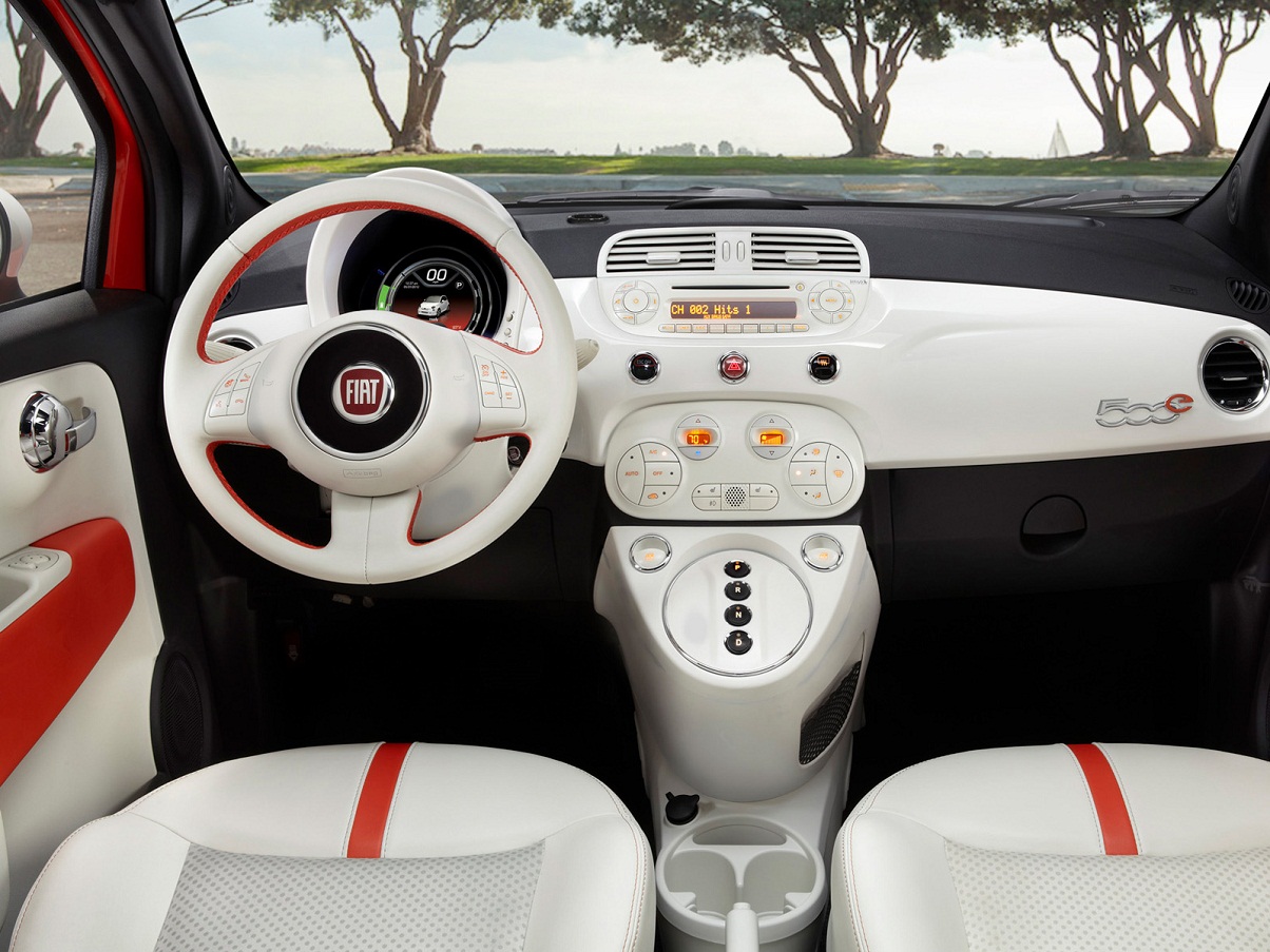 2013 Fiat 500E Interior