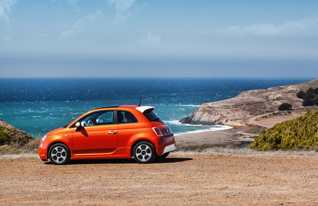 2013 Fiat 500E Side Look