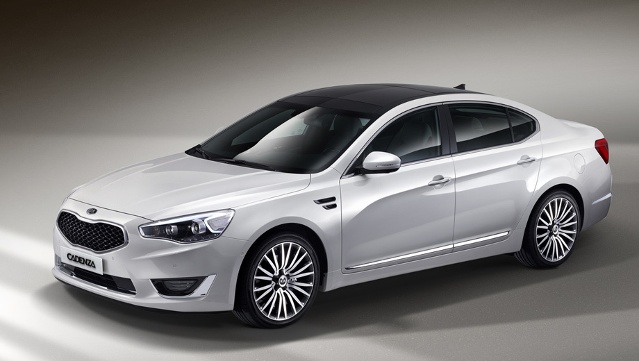 2013 Kia Cadenza Front Side View