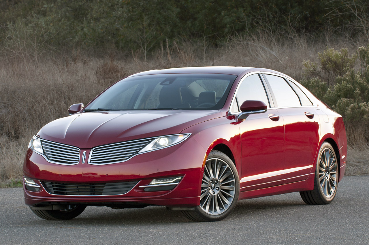 2013 Lincoln MKZ Front View