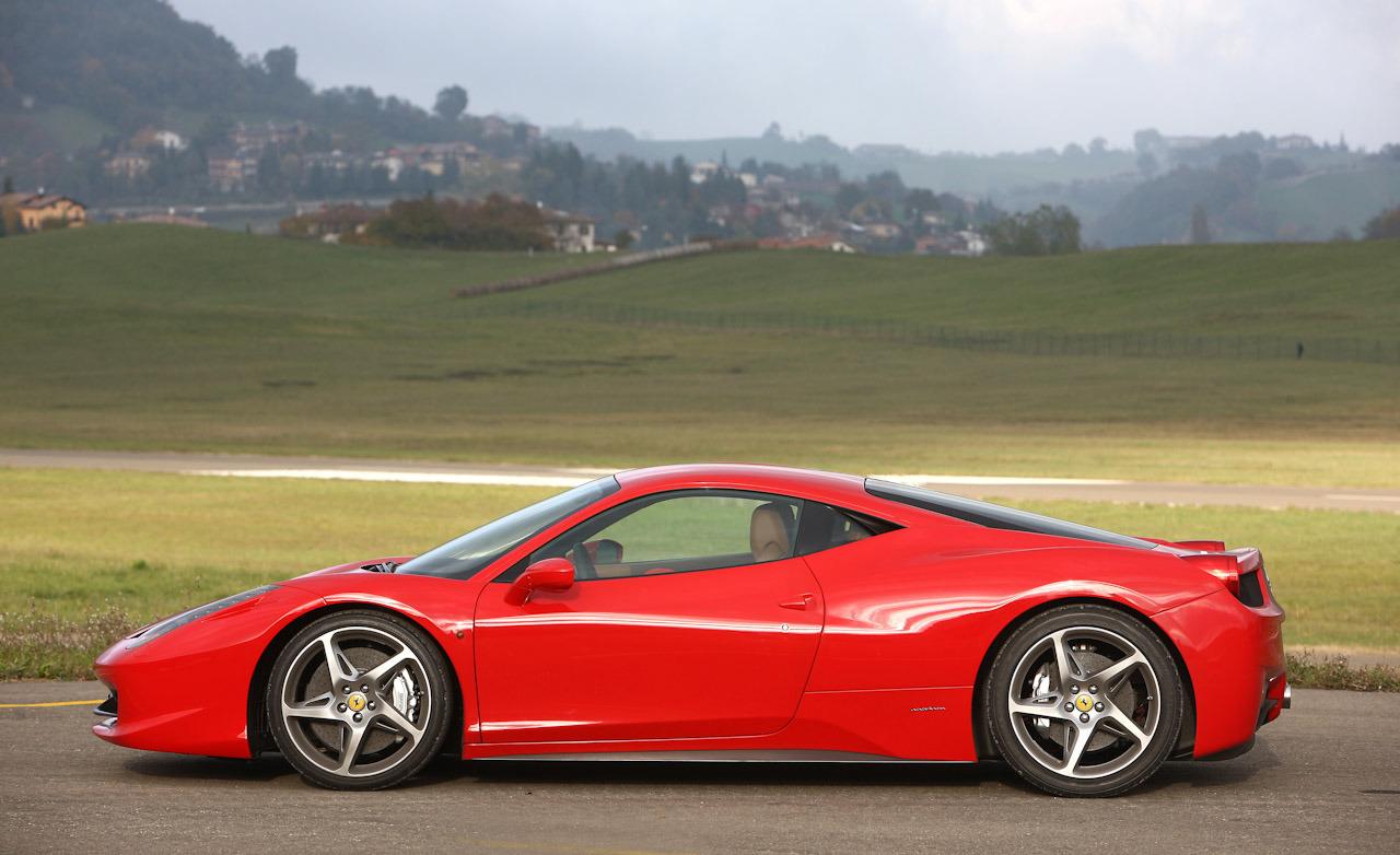 2014 Ferrari 458 Scuderia Side