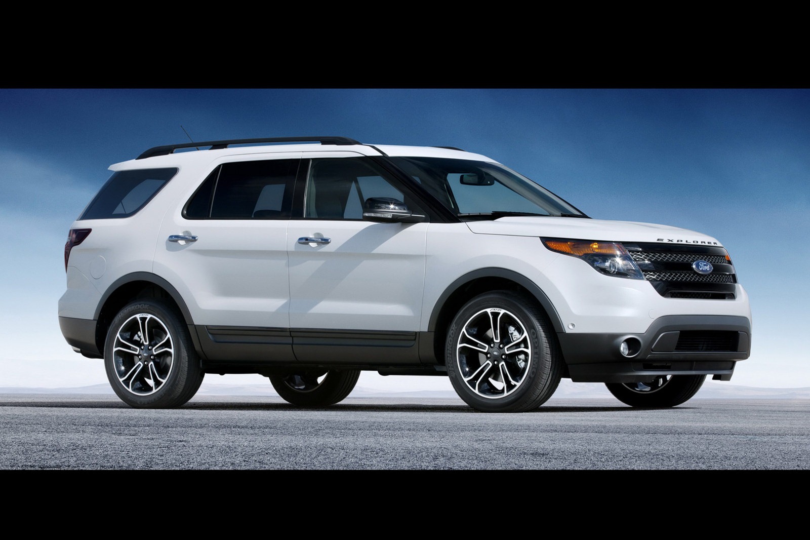 2014 Ford Explorer Side View