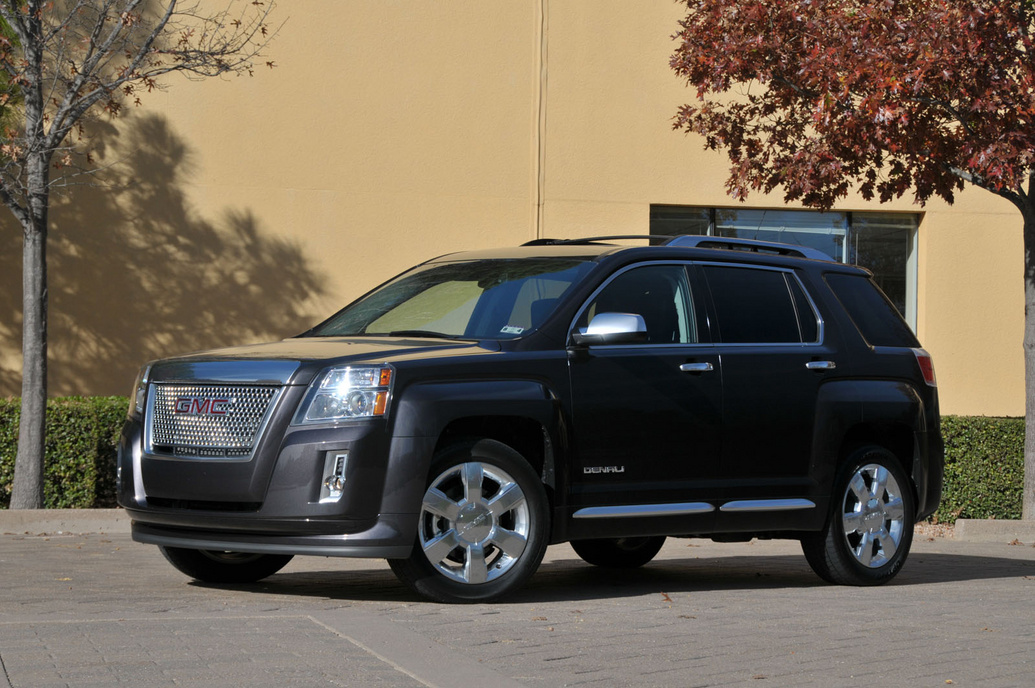 2014 GMC Terrain Front Angle