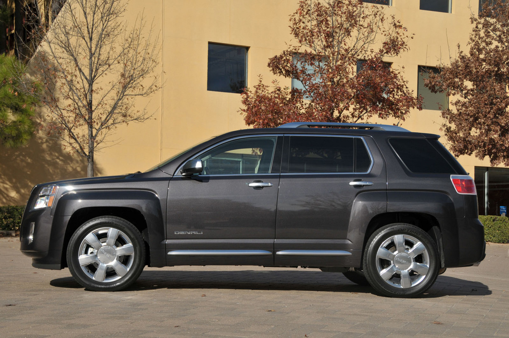 2014 GMC Terrain Side