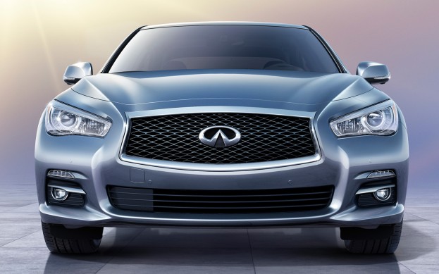 2014 Infiniti Electric Sedan Front End View