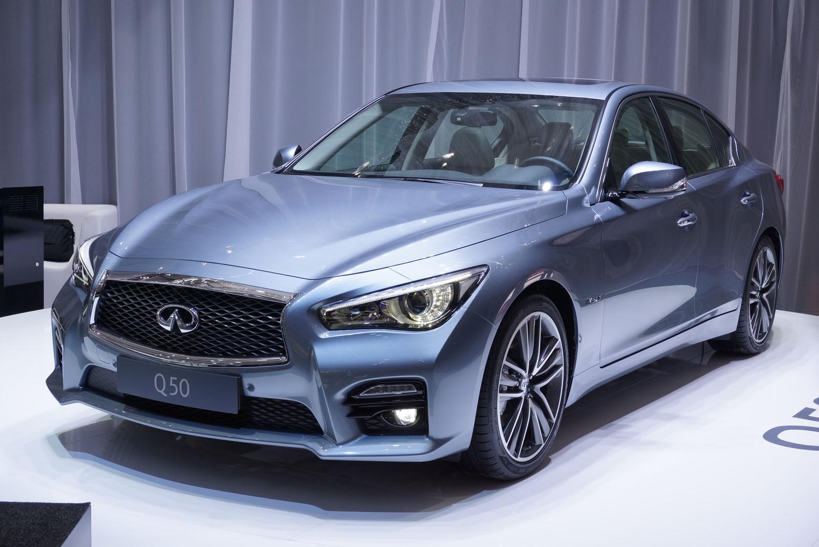 2014 Infiniti Electric Sedan Front End