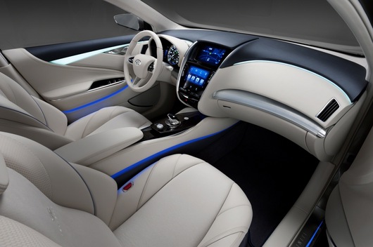 2014 Infiniti Electric Sedan Interior