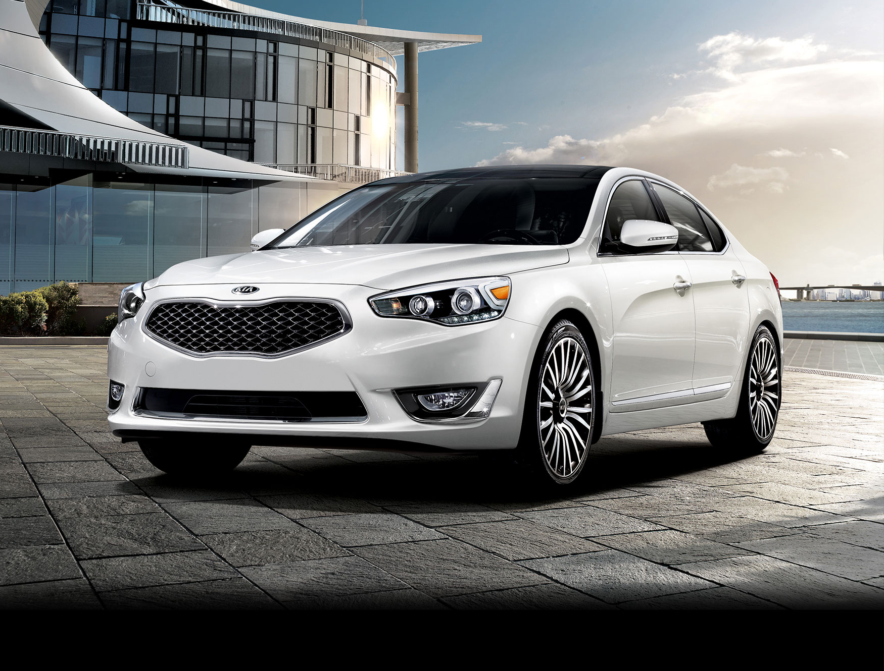 2014 Kia Cadenza Front Design