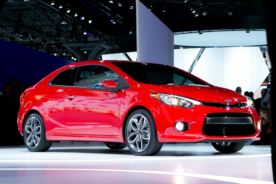 2014 Kia Forte Koup Front Side Angle