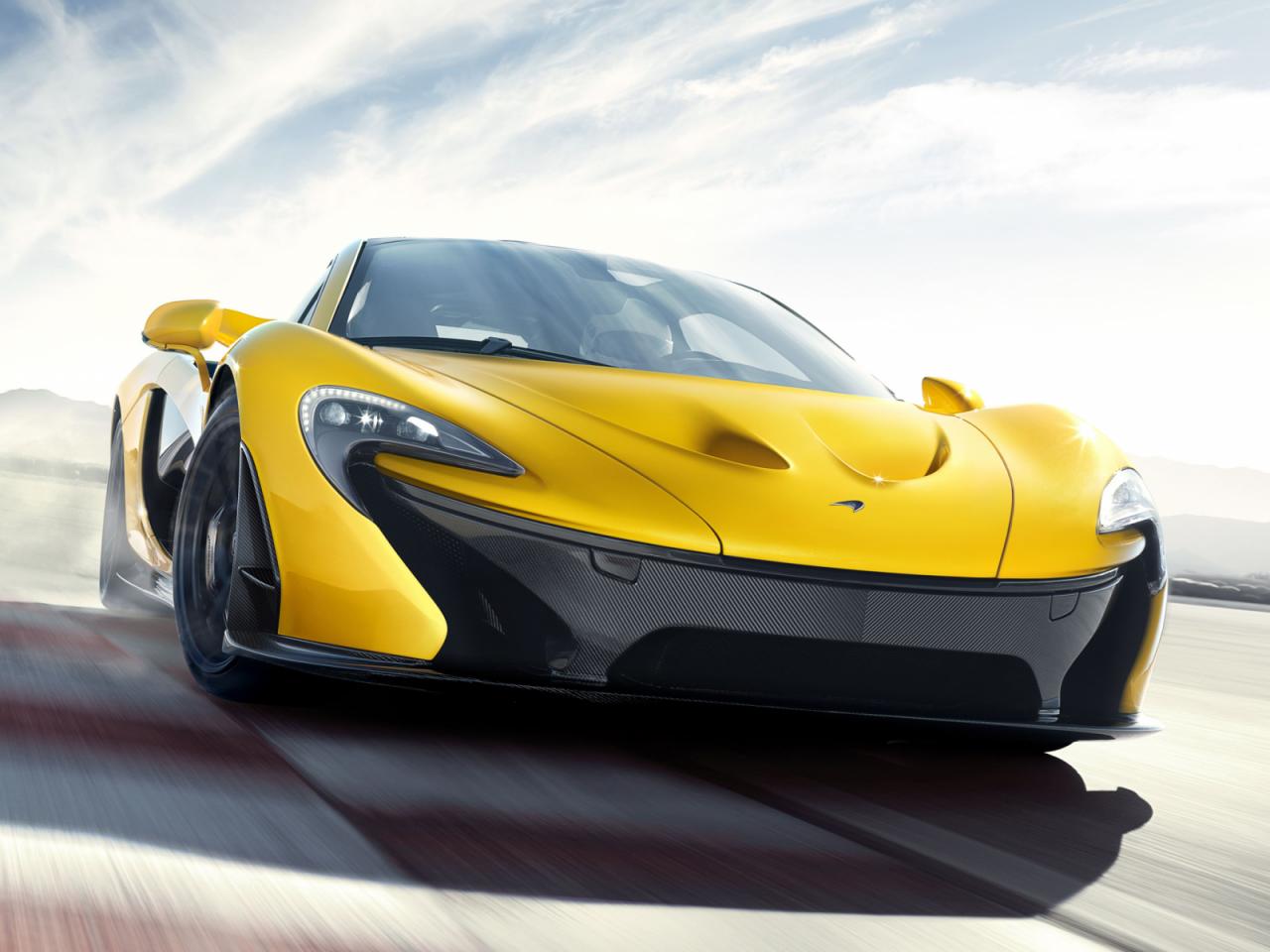 2014 McLaren P1 Front View