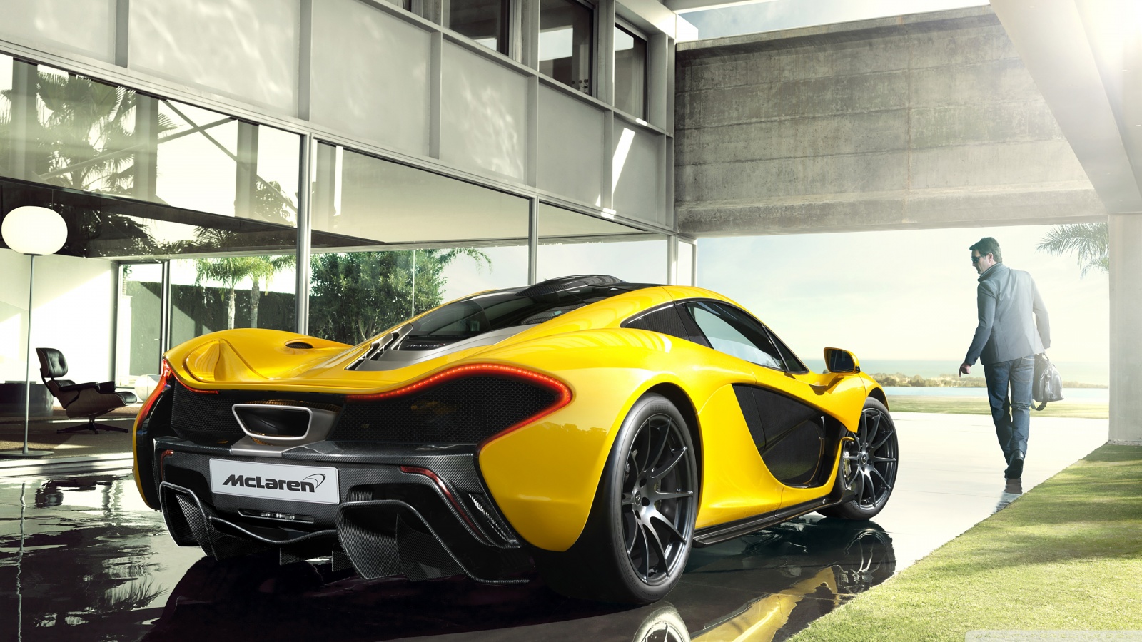 2014 McLaren P1 Rear View