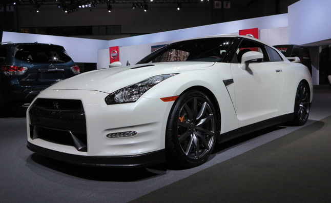 2014 Nissan GT-R Front