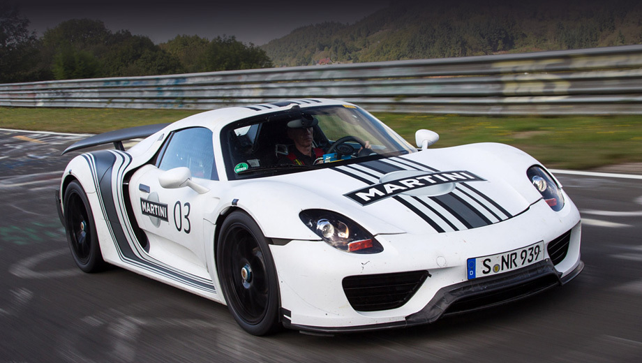 2014 Porsche 918 Spyder Front Angle