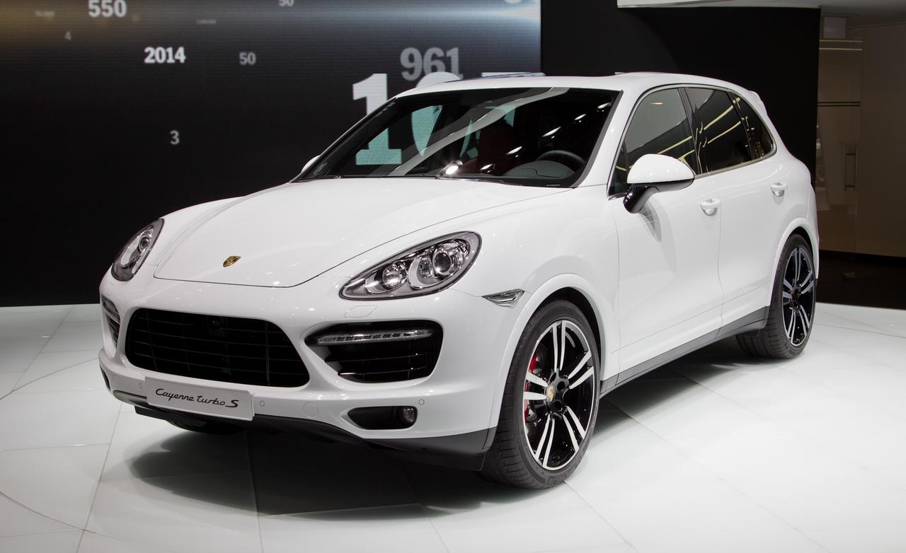 2014 Porsche Cayenne Front Angle