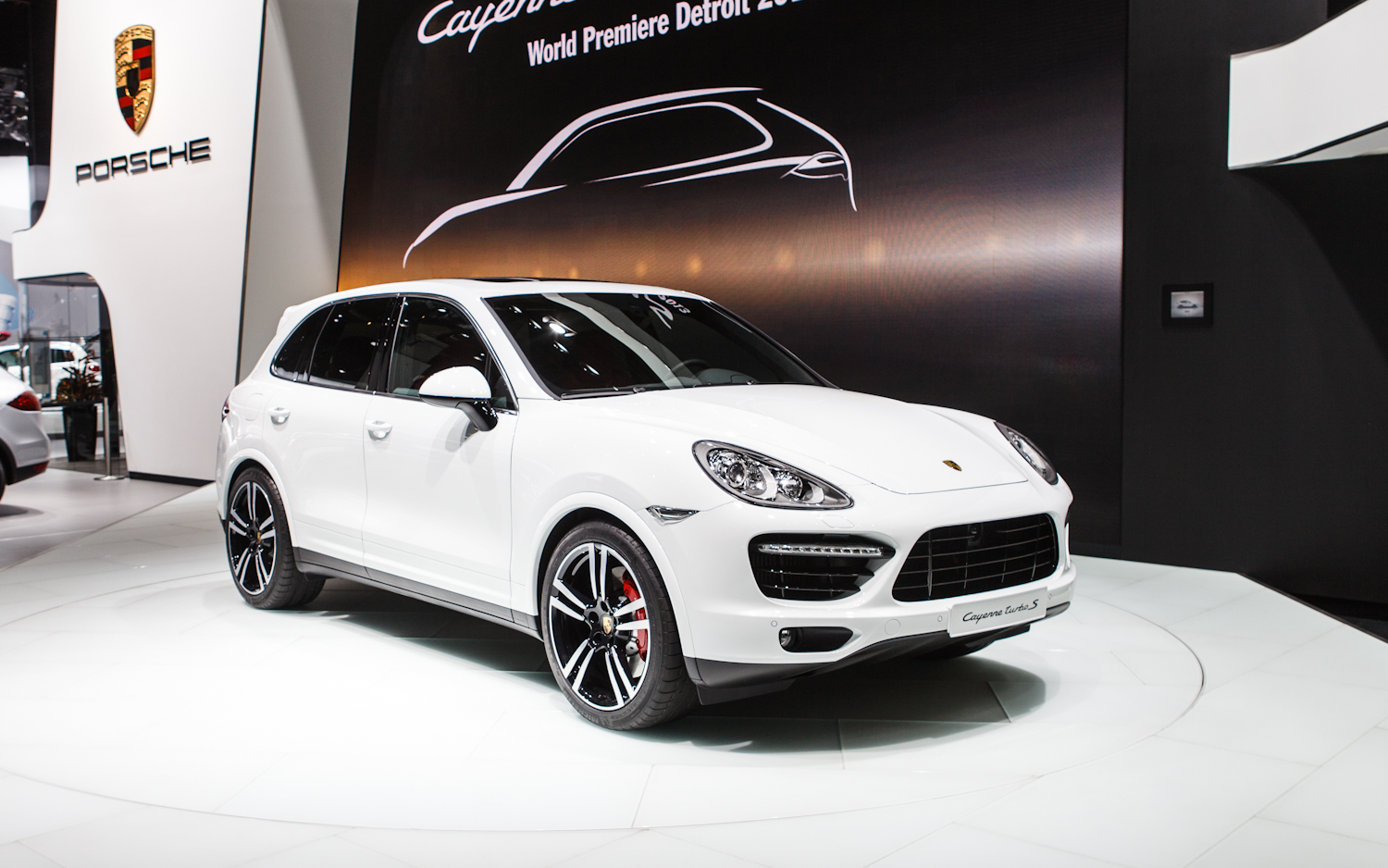 2014 Porsche Cayenne Front