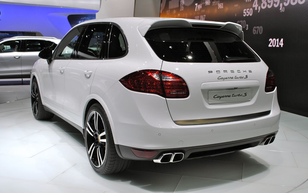 2014 Porsche Cayenne Rear