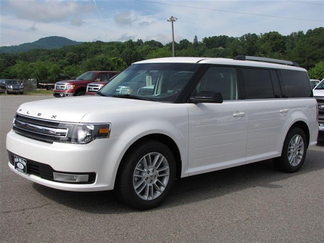 2014 Ford Flex Front Side Angle