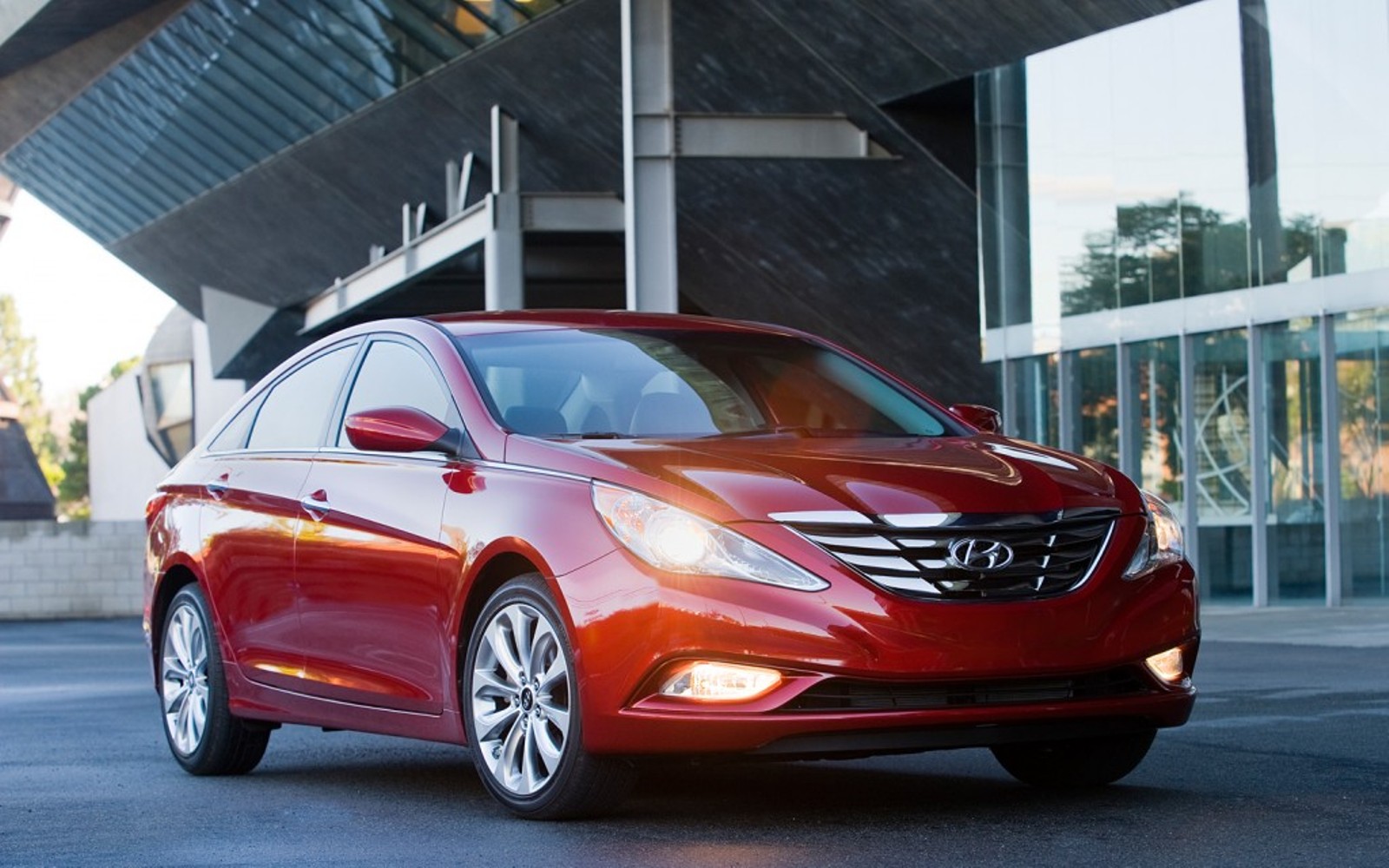 2014 Hyundai Sonata Front View