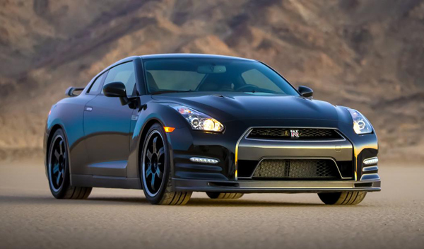 2014 Nissan GT-R Track Edition Front View