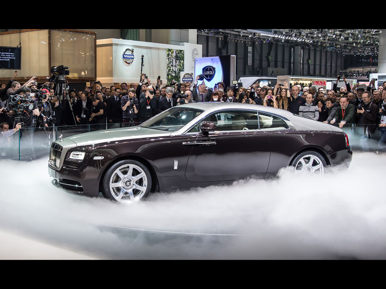 2014 Rolls-Royce Wraith Side