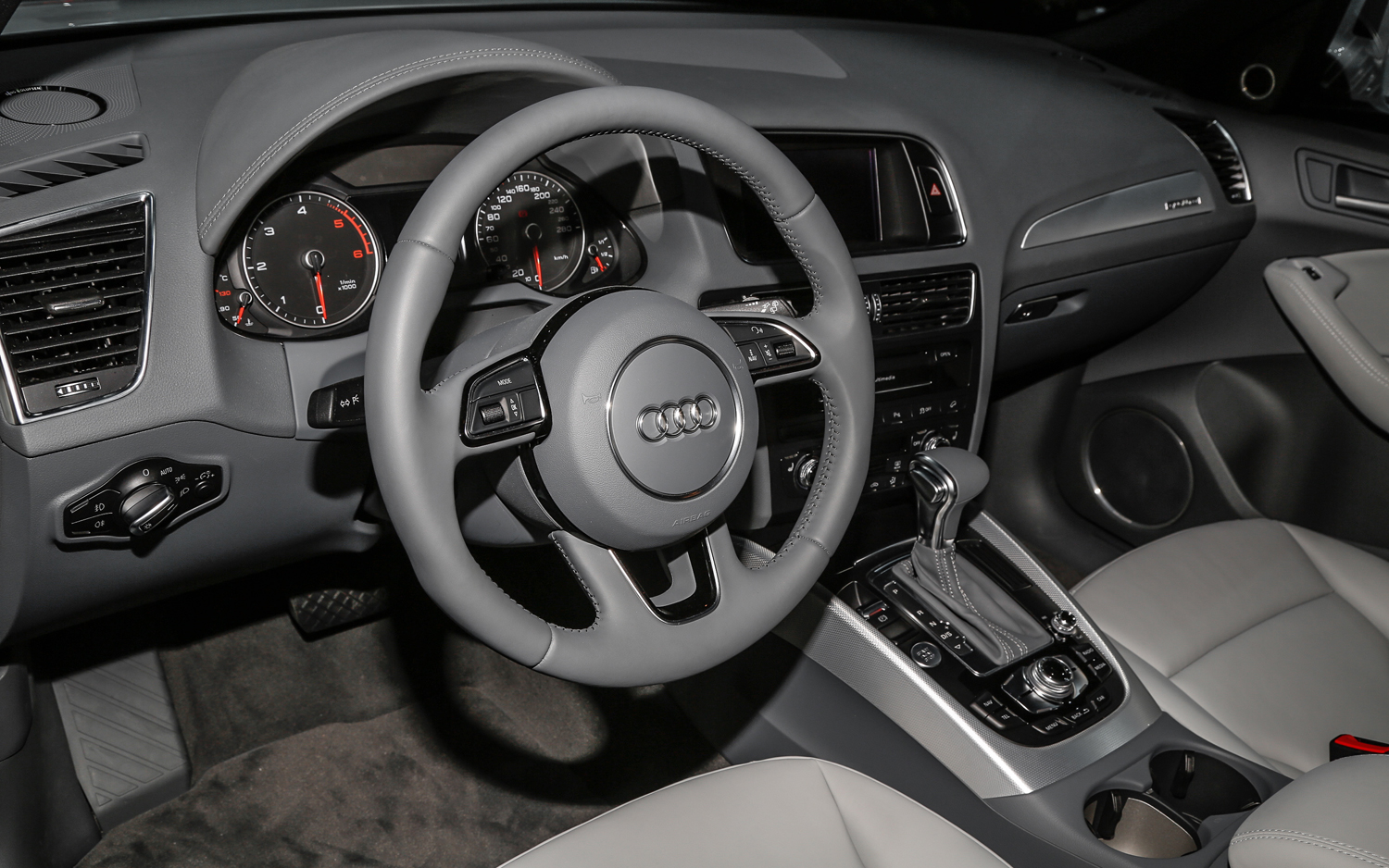 2014 Audi SQ5 Interior