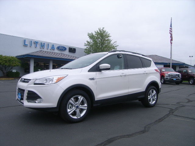 2014 Ford Escape Front Side View