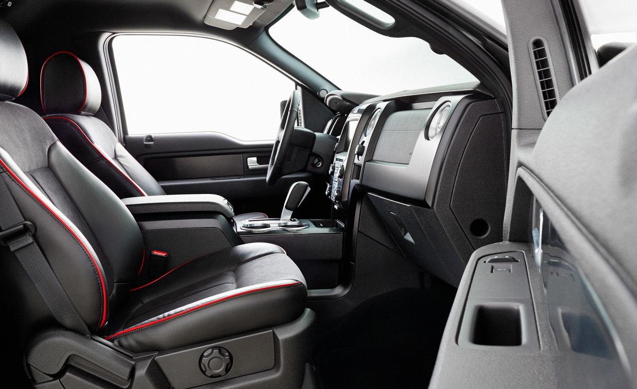 2014 Ford F-150 Interior Dashboard View